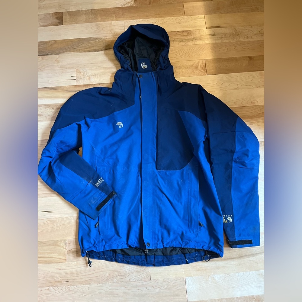 Mountain Hardware rain shell, waterproof Gortex material. Men’s large